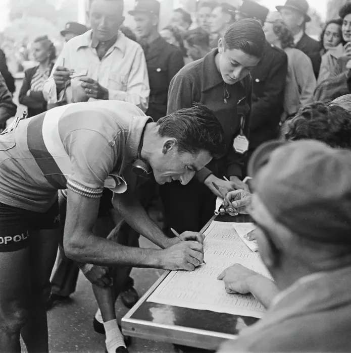 Framed Print : Tour De France, 1951 Framed Print : Tour De France, 1951