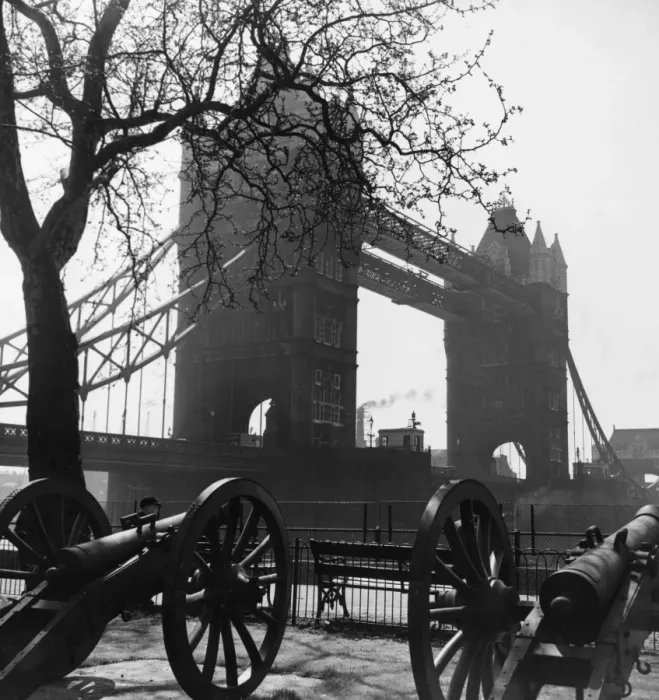 Framed Print : Tower Bridge Framed Print : Tower Bridge