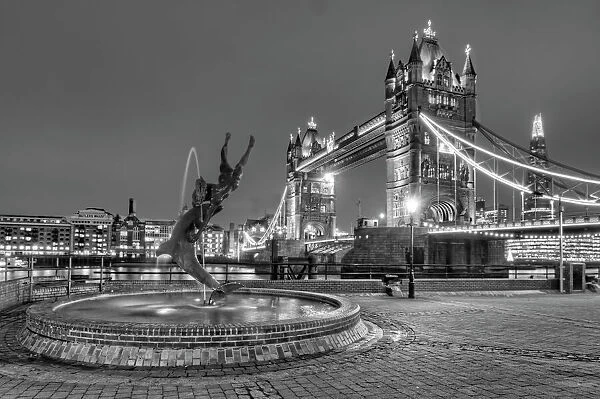 Tower Bridge and Dolphin Statue