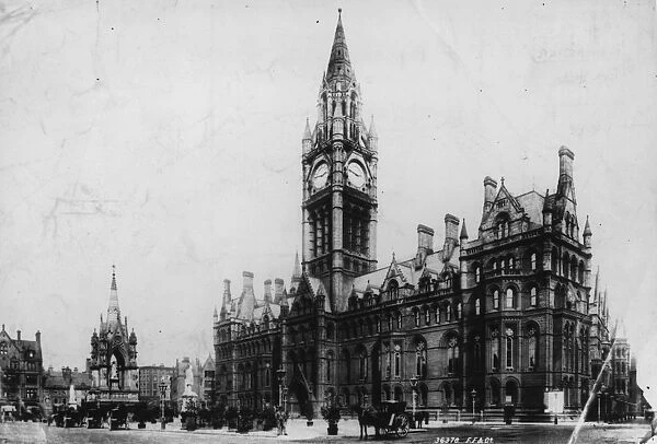 Town Hall. circa 1890: Manchester Town Hall in Albert Square, Manchester