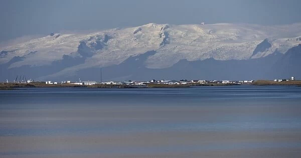 Town of Hofn in front of the Vatnajokull glacier, Iceland