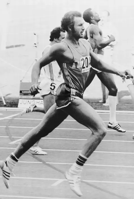 Framed Print : Track Star Alberto Juantorena During Competition Framed Print : Track Star Alberto Juantorena During Competition