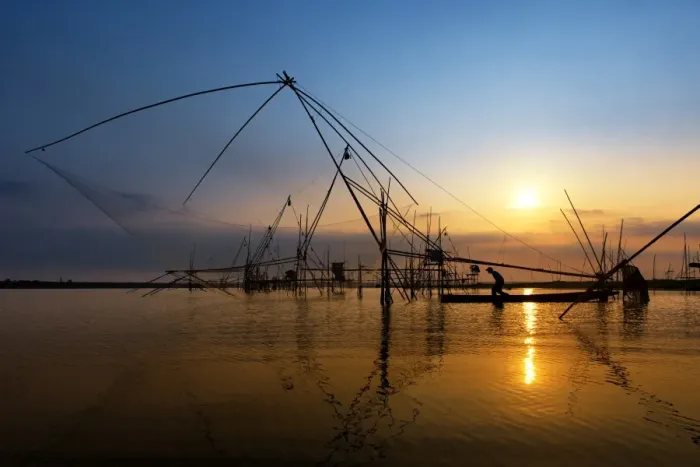 Framed Print : The traditional fishing in Huai Luang Reservoir