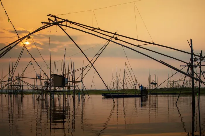 Framed Print : The traditional fishing in Huai Luang Reservoir Framed Print : The traditional fishing in Huai Luang Reservoir