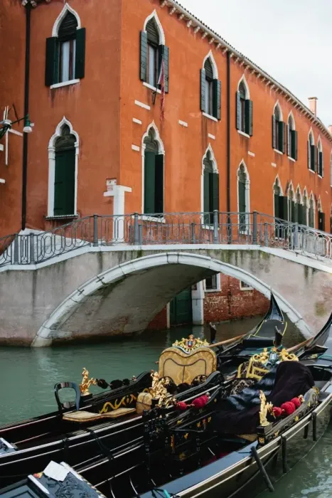 Framed Print : Traditional Gondola boats in Venice, Italy Framed Print : Traditional Gondola boats in Venice, Italy