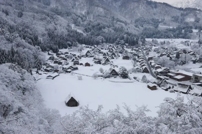 Framed Print : Traditional Shirakawa-go Village in Winter Framed Print : Traditional Shirakawa-go Village in Winter