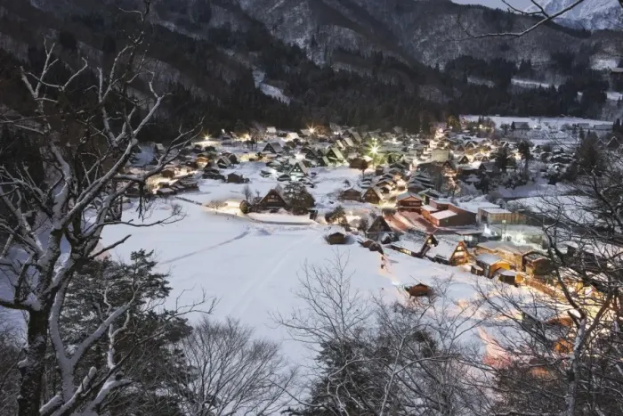 Framed Print : Traditional Shirakawa-go Village in Winter Framed Print : Traditional Shirakawa-go Village in Winter