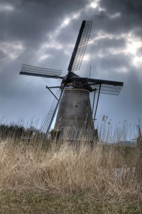 Framed Print : Traditional windmill in Kinderdijk, Netherlands Framed Print : Traditional windmill in Kinderdijk, Netherlands