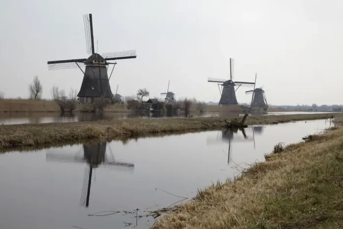 Framed Print : Traditional windmills in Kinderdijk, Netherlands Framed Print : Traditional windmills in Kinderdijk, Netherlands