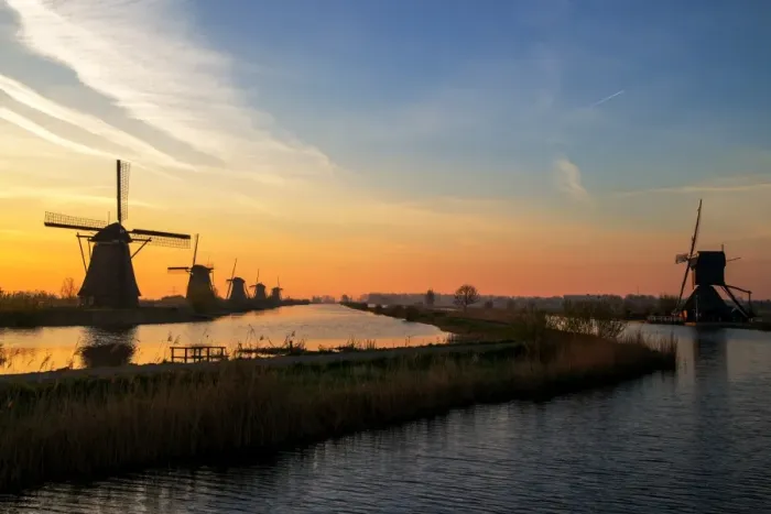 Framed Print : Traditional windmills at sunrise, Kinderdijk Framed Print : Traditional windmills at sunrise, Kinderdijk