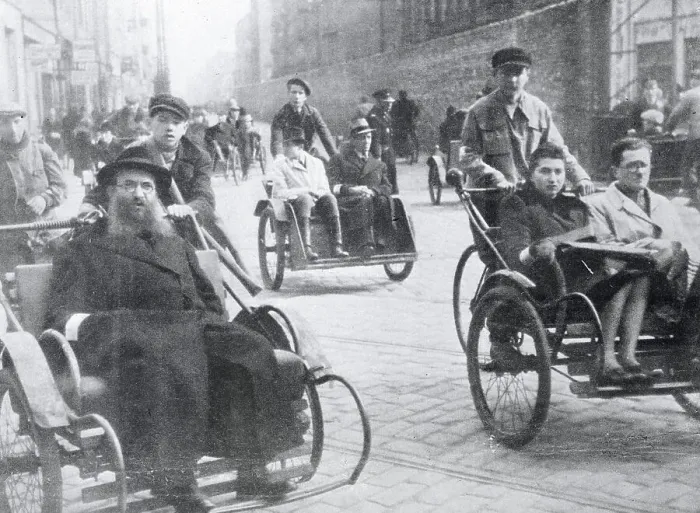Framed Print : Traffic Flowing in Warsaw Ghetto Framed Print : Traffic Flowing in Warsaw Ghetto