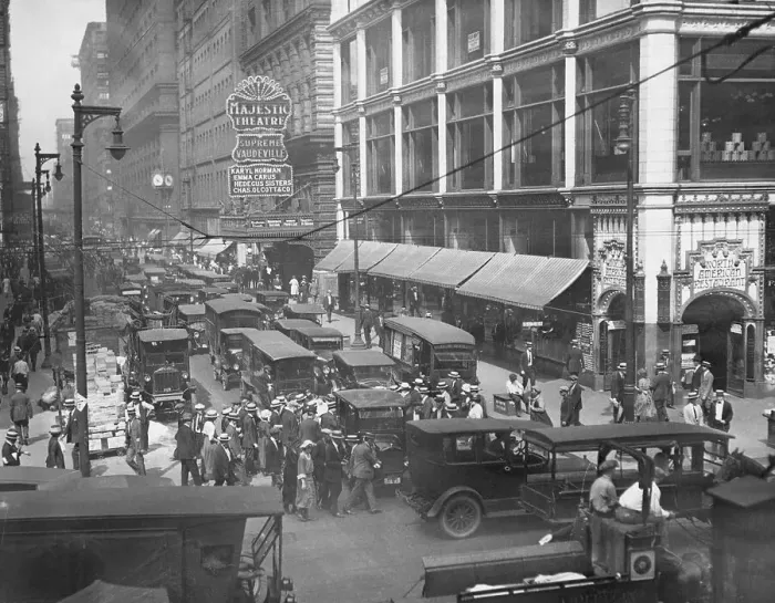 Framed Print : Traffic on State Street Framed Print : Traffic on State Street