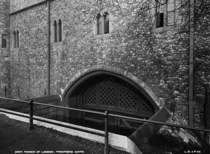Framed Print : Traitors Gate Framed Print : Traitors Gate