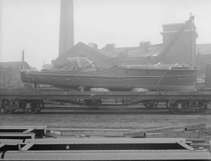 Framed Print : Transport. 19th October 1918: A motorboat on a railway wagon at Nine Elms goods yard Framed Print : Transport. 19th October 1918: A motorboat on a railway wagon at Nine Elms goods yard
