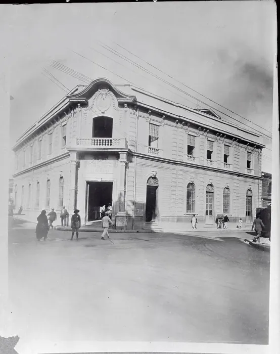 Framed Print : Treasury Department in San Salvador Framed Print : Treasury Department in San Salvador
