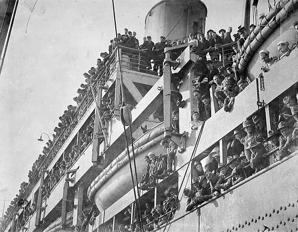 US Troops. 1917: Soldiers crowd the decks of a US troopship during World War I