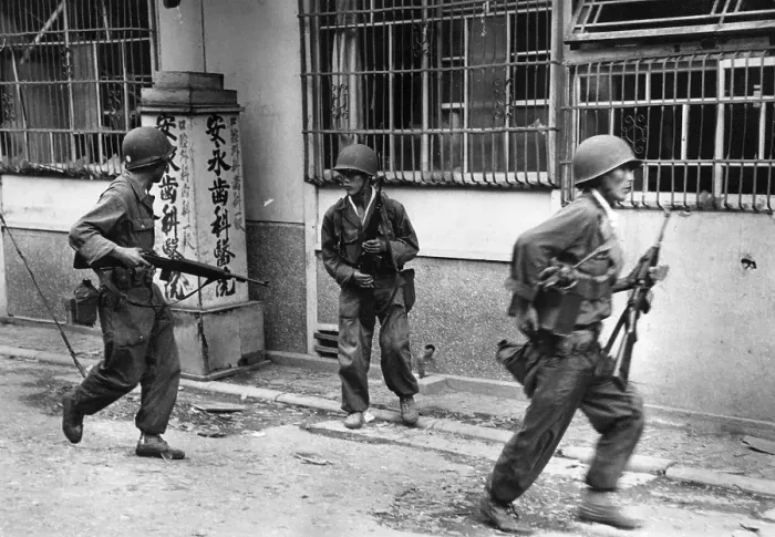Framed Print : Troops At Inchon Framed Print : Troops At Inchon