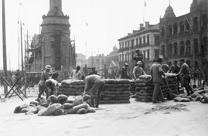 Framed Print : Troops Put Up Sandbags At Int. Settlemen Framed Print : Troops Put Up Sandbags At Int. Settlemen