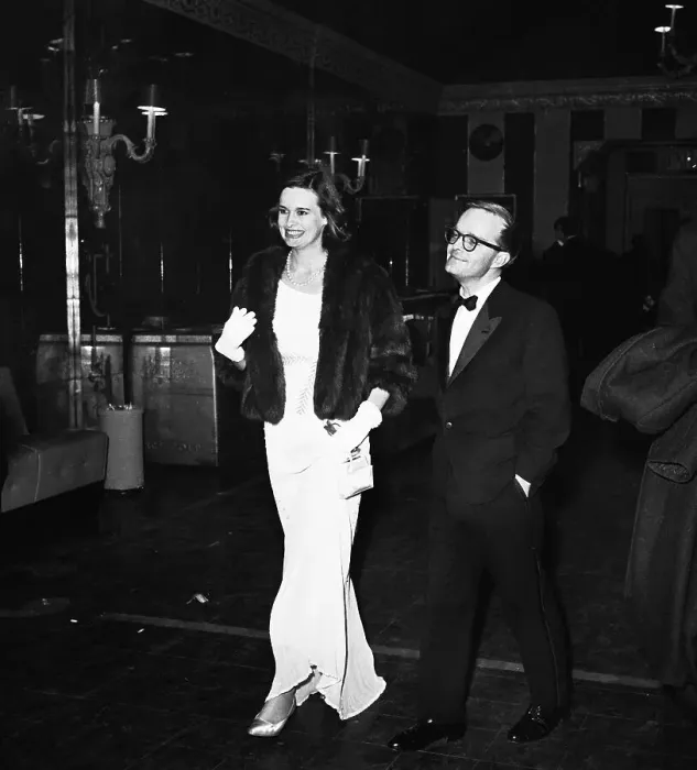 Framed Print : Truman Capote and Gloria Vanderbilt Arriving at an Opening Framed Print : Truman Capote and Gloria Vanderbilt Arriving at an Opening