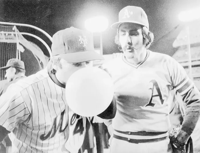 Framed Print : Tug McGraw Blows Bubble-Gum Framed Print : Tug McGraw Blows Bubble-Gum