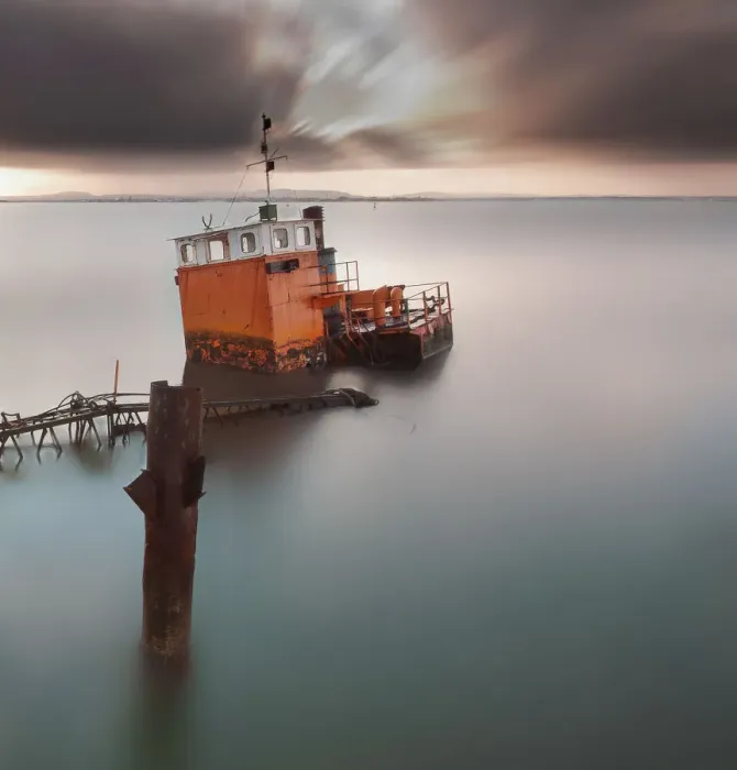 Framed Print : Tugboat abandoned in the Tagus river, Lisbon Framed Print : Tugboat abandoned in the Tagus river, Lisbon