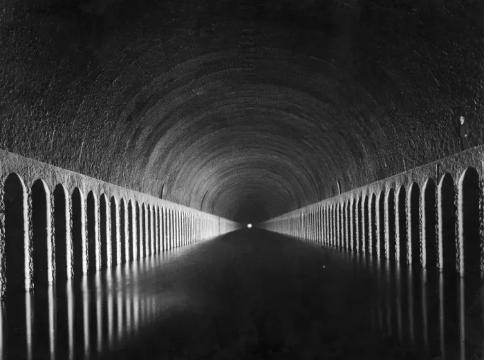 Framed Print : Tunnel De Roue Framed Print : Tunnel De Roue