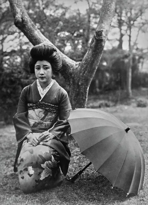 Framed Print : Turning Japanese