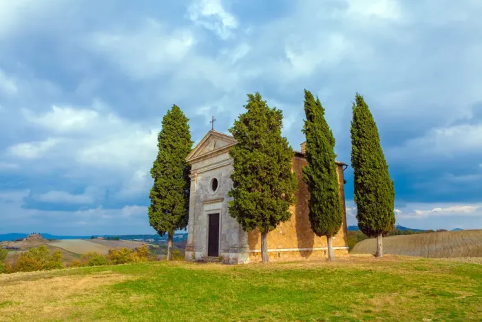 Framed Print : Tuscan landscape with the Capella di Vitaleta Framed Print : Tuscan landscape with the Capella di Vitaleta