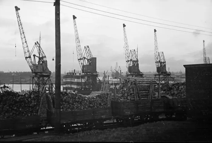 Framed Print : Tyneside Dock Framed Print : Tyneside Dock