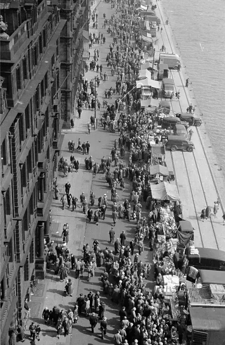 Framed Print : Tyneside Quayside Framed Print : Tyneside Quayside