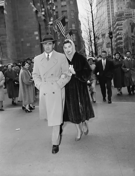 Framed Print : Tyrone Power And Wife Linda Christian Framed Print : Tyrone Power And Wife Linda Christian
