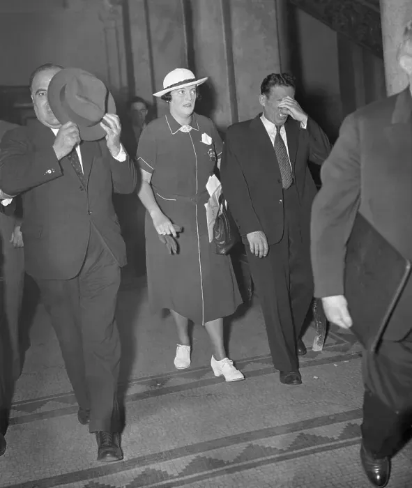 Framed Print : Undercover Detective Mary Shanley Escorts Prisoners Framed Print : Undercover Detective Mary Shanley Escorts Prisoners