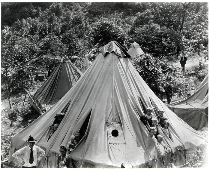 Framed Print : Unemployed Families Housed In Tent Creek Framed Print : Unemployed Families Housed In Tent Creek