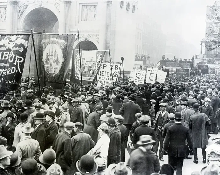 Framed Print : Unionists and Demonstrators at Marble Arch Framed Print : Unionists and Demonstrators at Marble Arch