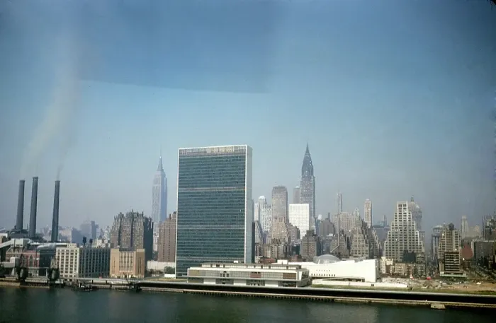 Framed Print : United Nations Building Framed Print : United Nations Building