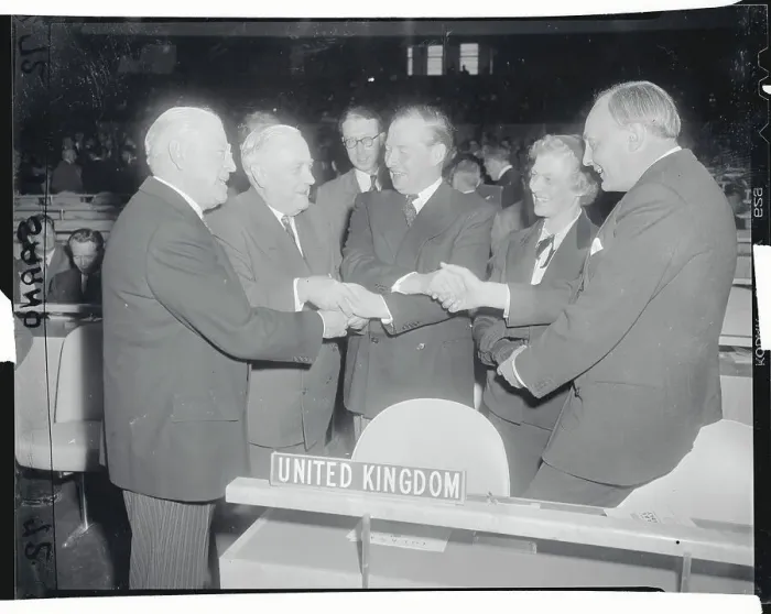Framed Print : United Nations Delegates Shaking Hands Framed Print : United Nations Delegates Shaking Hands