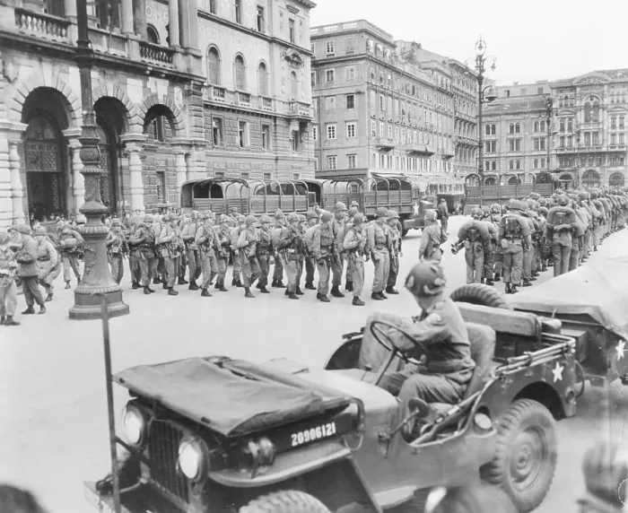 Framed Print : United Soldiers in Trieste Framed Print : United Soldiers in Trieste