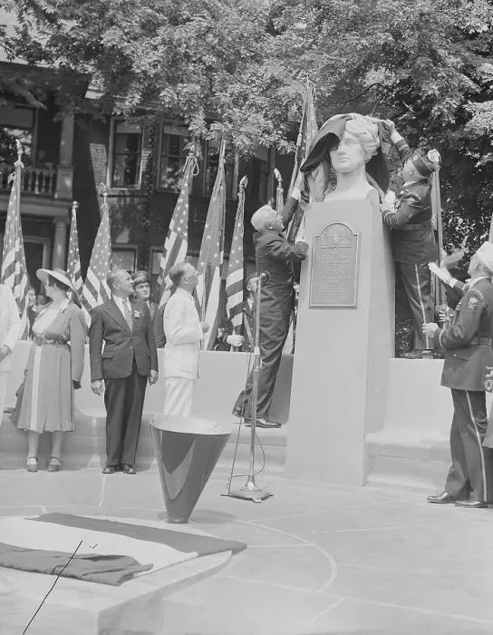 Framed Print : Unveiling of a Monument in Rockefeller Park