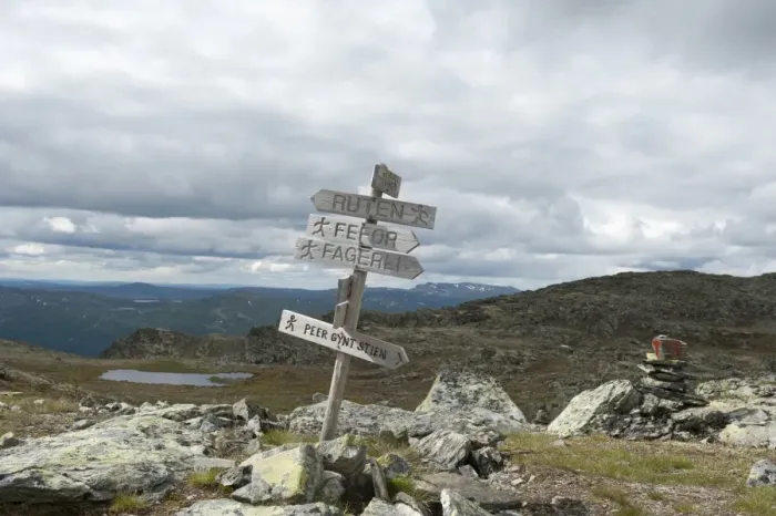 Framed Print : Upland fjell, Peer Gynt Stien hiking trail, signposts at Mt Ruten, 1516m, towards Fefor, Oppland, Norway, Scandinavia, Northern Europe, Europe Framed Print : Upland fjell, Peer Gynt Stien hiking trail, signposts at Mt Ruten, 1516m, towards Fefor, Oppland, Norway, Scandinavia, Northern Europe, Europe