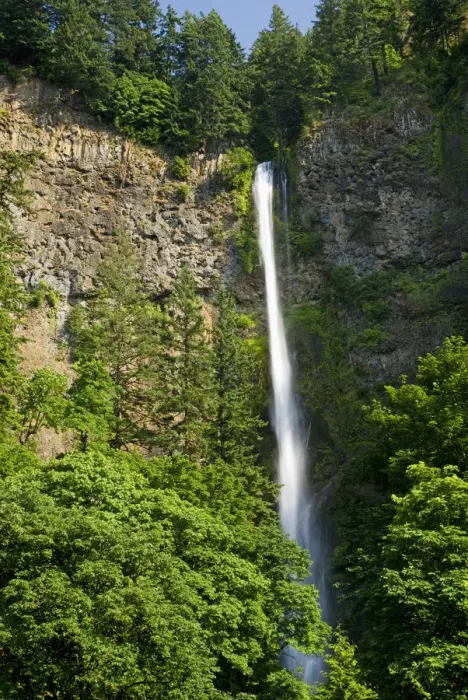 Framed Print : The Upper Multnomah Waterfall Framed Print : The Upper Multnomah Waterfall