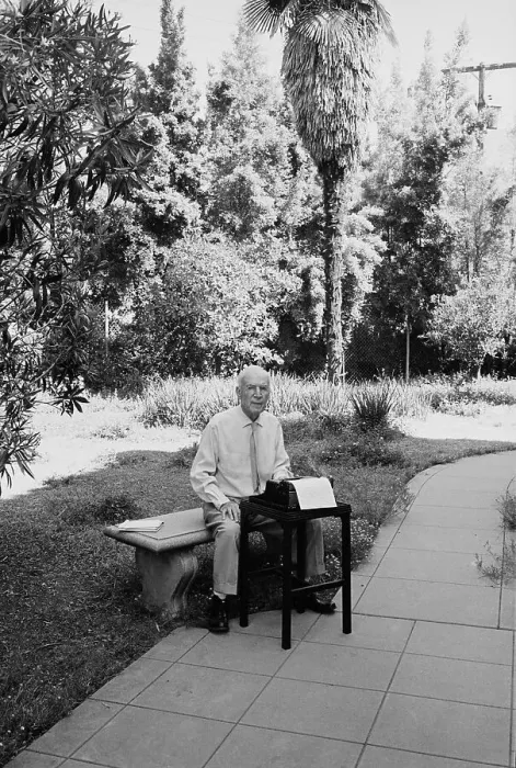 Framed Print : Upton Sinclair with Typewriter Framed Print : Upton Sinclair with Typewriter