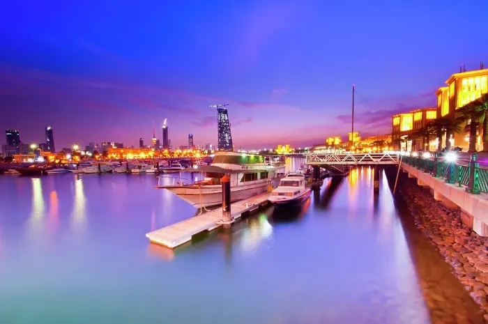 Framed Print : Urban harbor lit up at night Framed Print : Urban harbor lit up at night