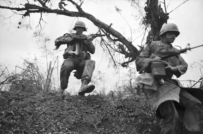 Framed Print : U.S. Troops in Action in South Vietnam Framed Print : U.S. Troops in Action in South Vietnam