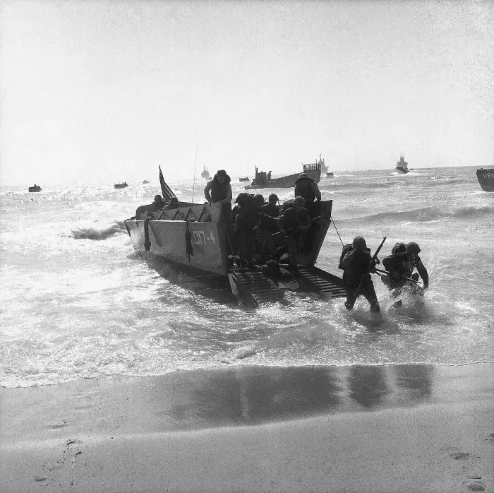 Framed Print : U.S. Troops Arrive on Beach