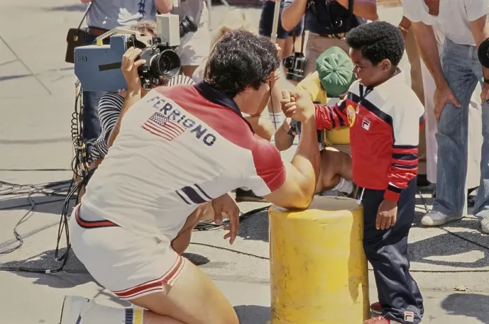 Framed Print : U.S. Against the World III - Lou Ferrigno & Gary Coleman Framed Print : U.S. Against the World III - Lou Ferrigno & Gary Coleman