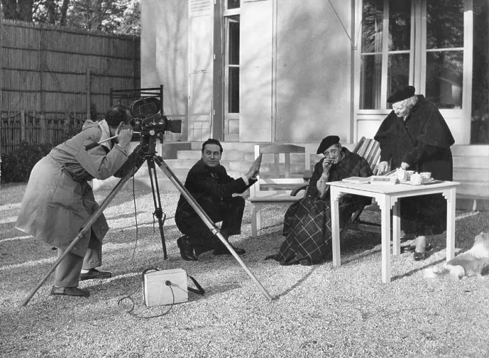 Framed Print : Utrillo. December 1949: The set of the film La Vie Dramatique D'Utrillo with Utrillo Framed Print : Utrillo. December 1949: The set of the film La Vie Dramatique D'Utrillo with Utrillo