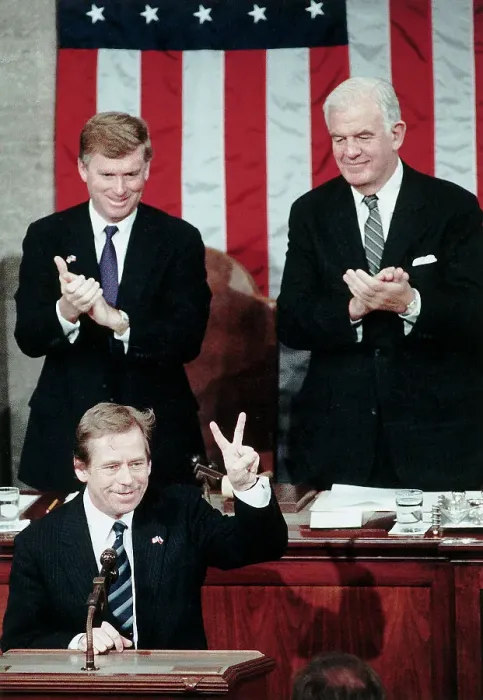 Framed Print : Vaclav Havel Gives V-Sign in Congress Framed Print : Vaclav Havel Gives V-Sign in Congress