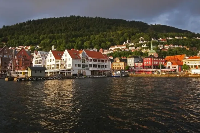 Framed Print : Vagen Harbor and historical Bryggen Waterfront Framed Print : Vagen Harbor and historical Bryggen Waterfront