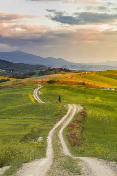 Framed Print : Val d Orcia (Orcia Valley), Tuscany, Italy Framed Print : Val d Orcia (Orcia Valley), Tuscany, Italy