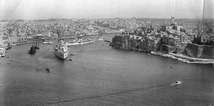 Framed Print : Valletta. 14th June 1941: A view of Valletta, showing its harbour filled Framed Print : Valletta. 14th June 1941: A view of Valletta, showing its harbour filled